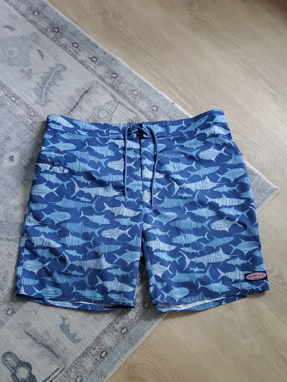 Vineyard Vines Mens Swim Trunks Board Shorts Blue Shark Sz40